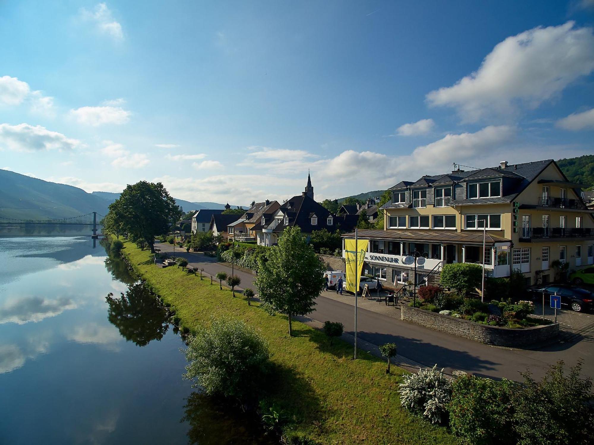 Sonnenuhr Bed & Breakfast Bernkastel-Kues Ngoại thất bức ảnh